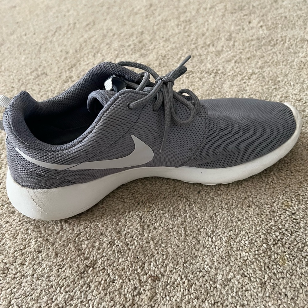 Grey Nike Roche - Picture 7 of 9